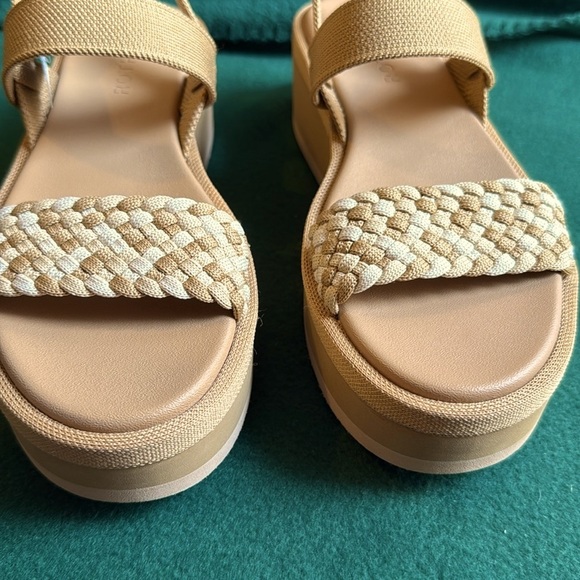 new Rothy’s Lightweight Wedge Sandal in Beach Sand Woven size 7.5 - Picture 6 of 8